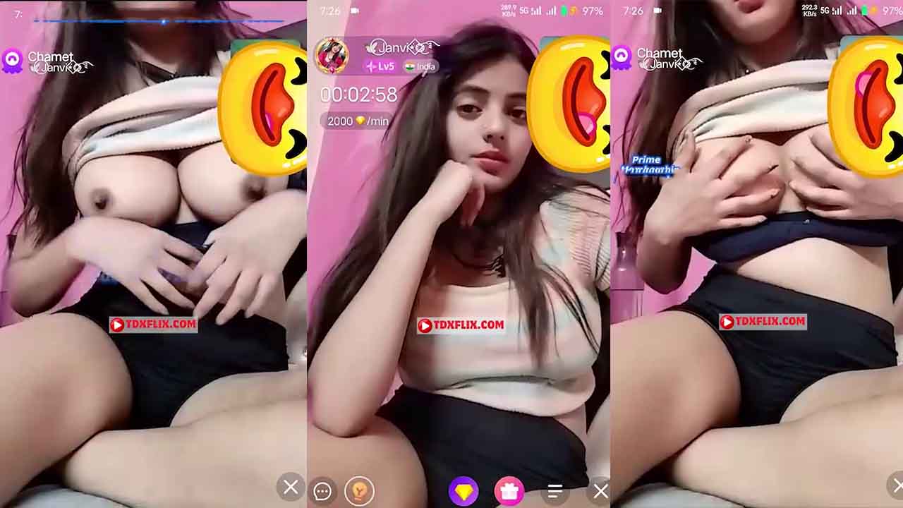 Snapchat Influencer Jaanu aka Janvi Showing Pressing B00Bs